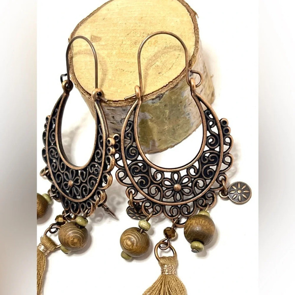 NEW!Gorgeous Boho Beaded and tasseled Dangle Earrings.​ - Picture 2 of 5